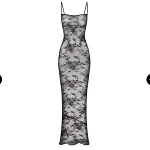 SKIMS ULTRA FINE LACE CAMI LONG DRESS ONYX M